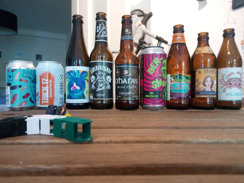 9 Bierflaschen und Dosen des 1. Mai Tastings von den Craft Beer Rockstars